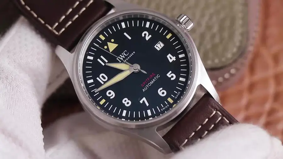 IWC万国表飞行员系列IW326803腕表