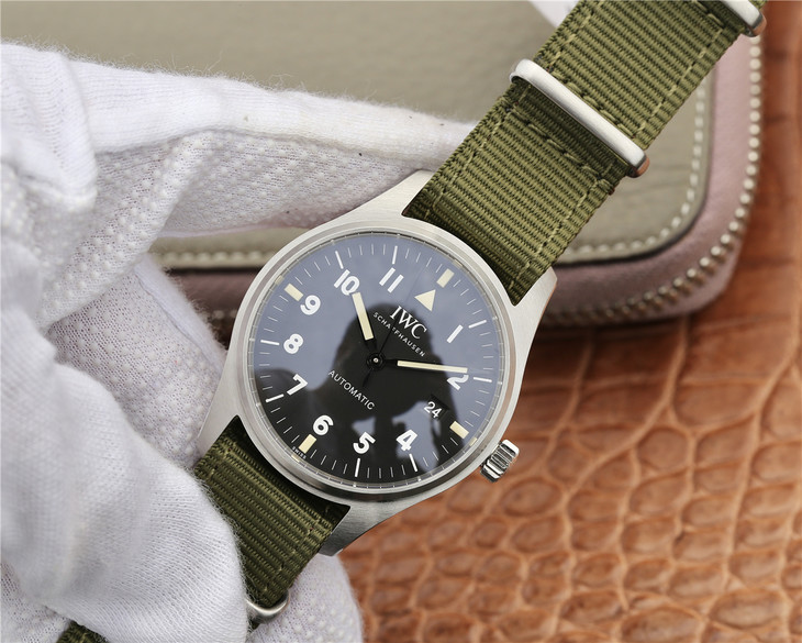 IWC万国表飞行员系列IW327007腕表