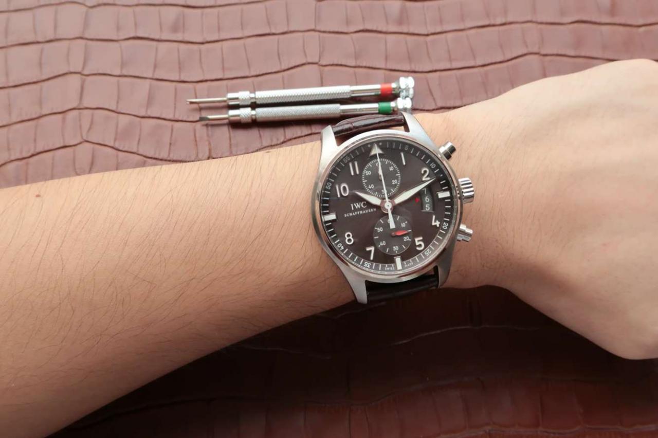 IWC万国表飞行员系列IW387808腕表