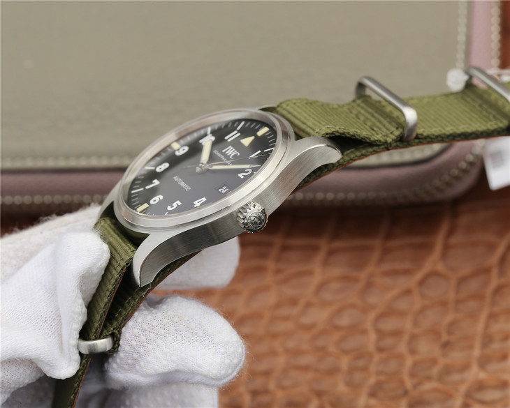 IWC万国表飞行员系列IW327007腕表