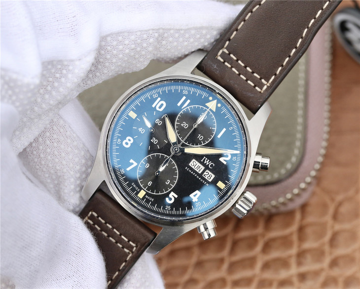 IWC万国表飞行员系列IW387903腕表