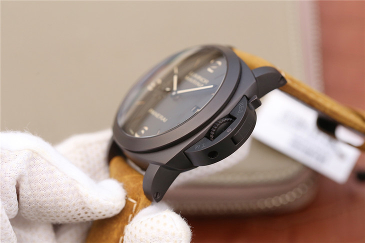 沛纳海LUMINOR 1950系列PAM 00386腕表