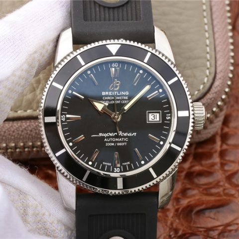 百年灵超级海洋文化系列A1732124.BA61.200S.A20D.2腕表