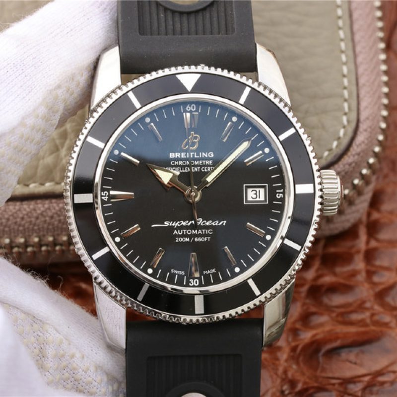 百年灵超级海洋文化系列A1732124.BA61.200S.A20D.2腕表