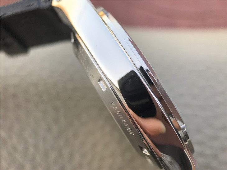 江诗丹顿纵横四海系列4500V/110A-B126腕表