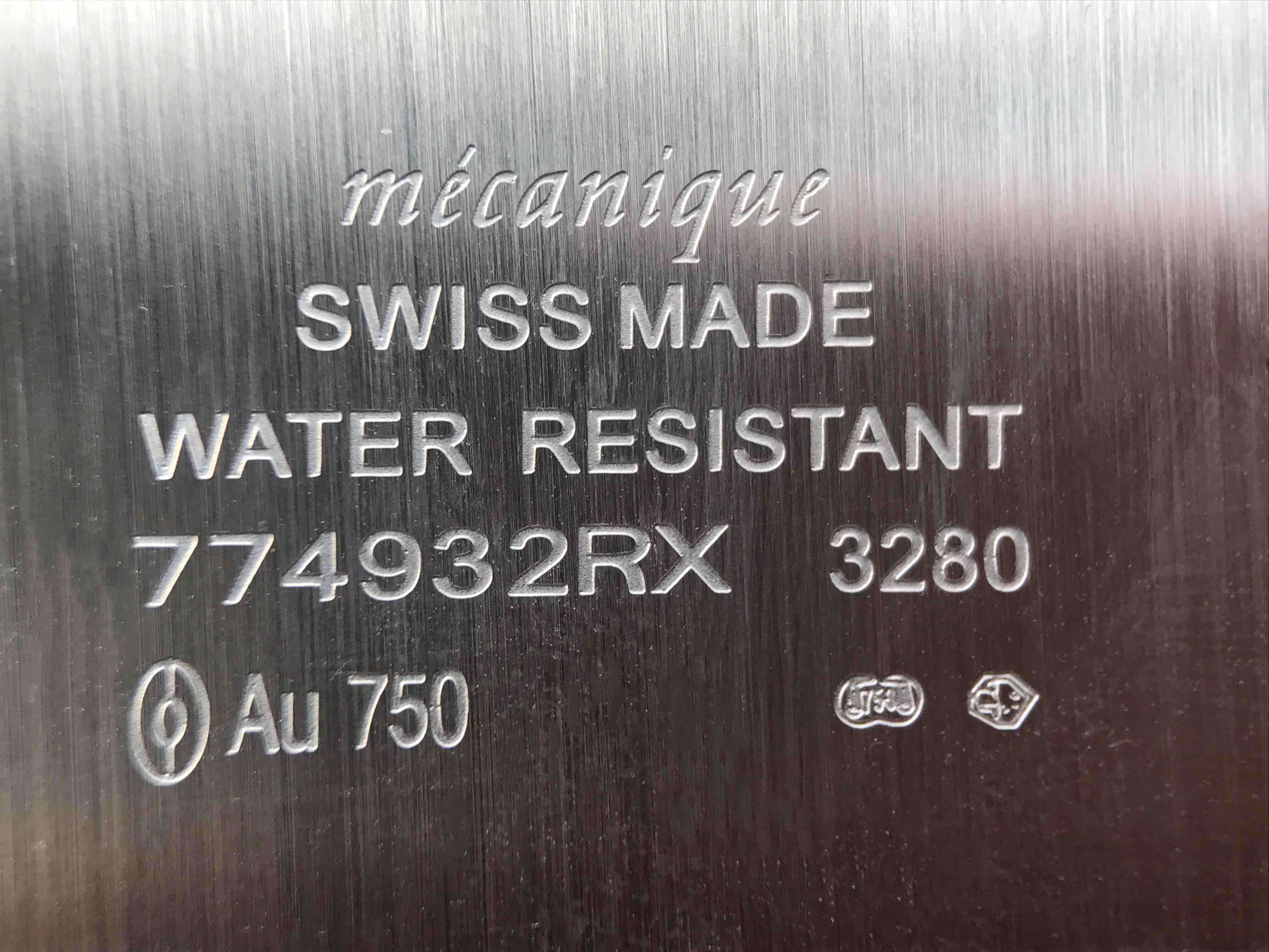 卡地亚坦克系列W1560017腕表 (黑皮)