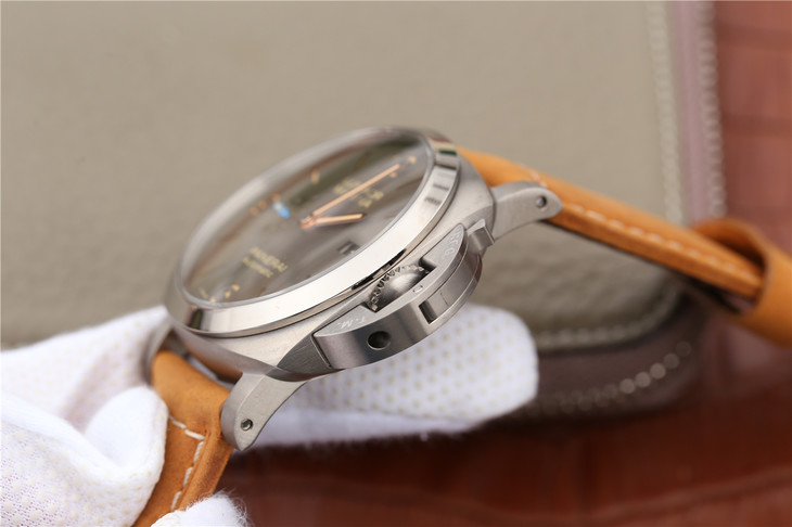 沛纳海LUMINOR 1950系列PAM01351腕表