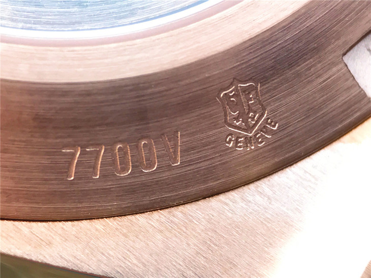 江诗丹顿纵横四海系列4500V/000R-B127腕表