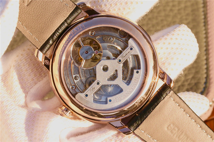 宝珀经典系列6622L-3631-55B腕表 (玫瑰金黑面)