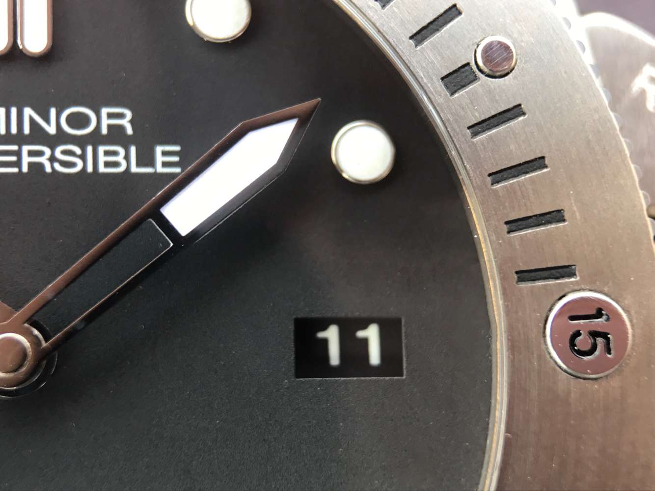 沛纳海SUBMERSIBLE 潜行系列PAM01305腕表