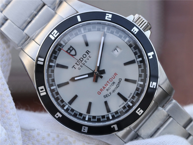 帝舵GRANTOUR系列20500N-95730银盘腕表