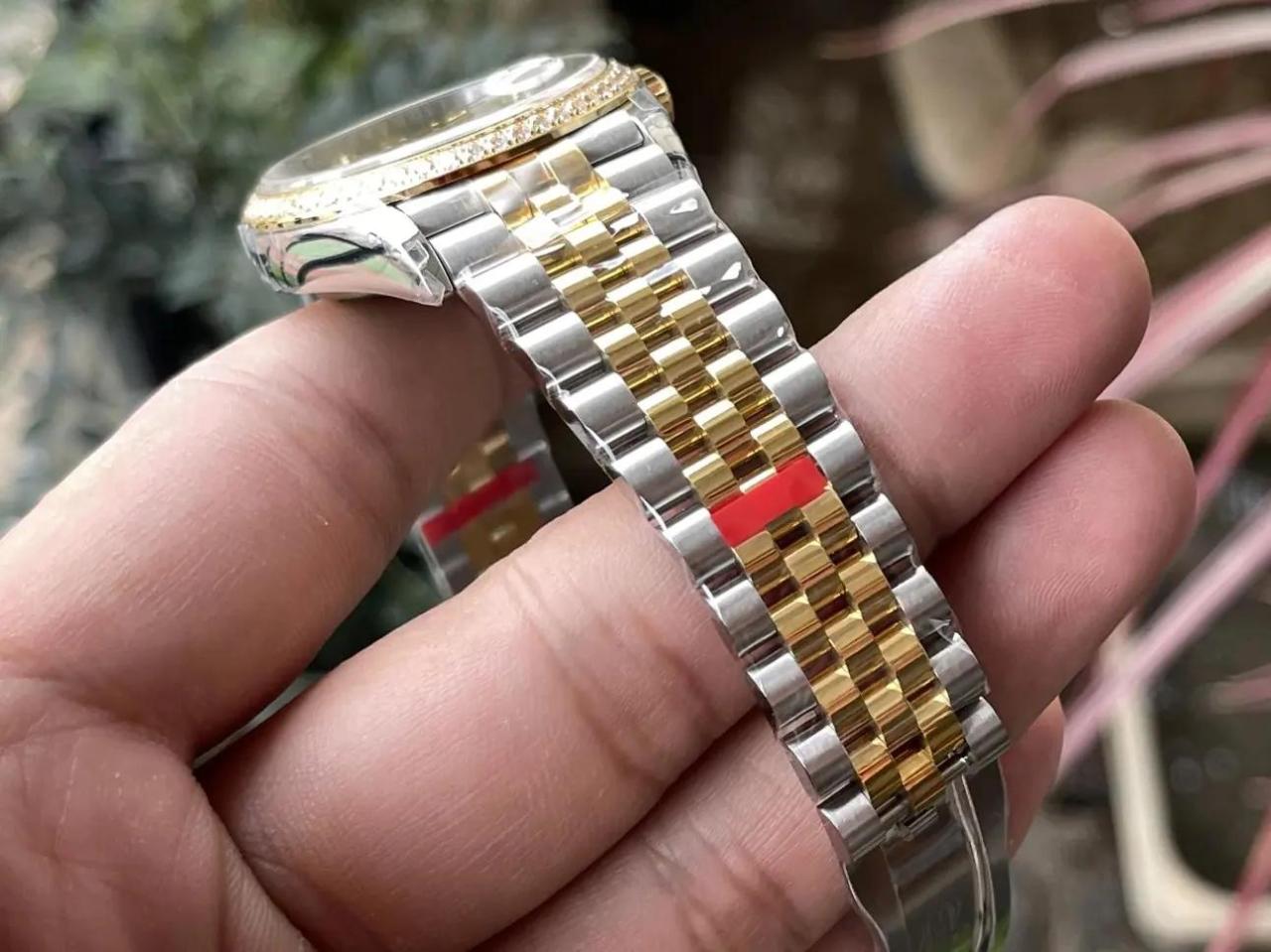 精仿劳力士水鬼价格日志啥厂仿的真型系列m126281rbr-0029腕表